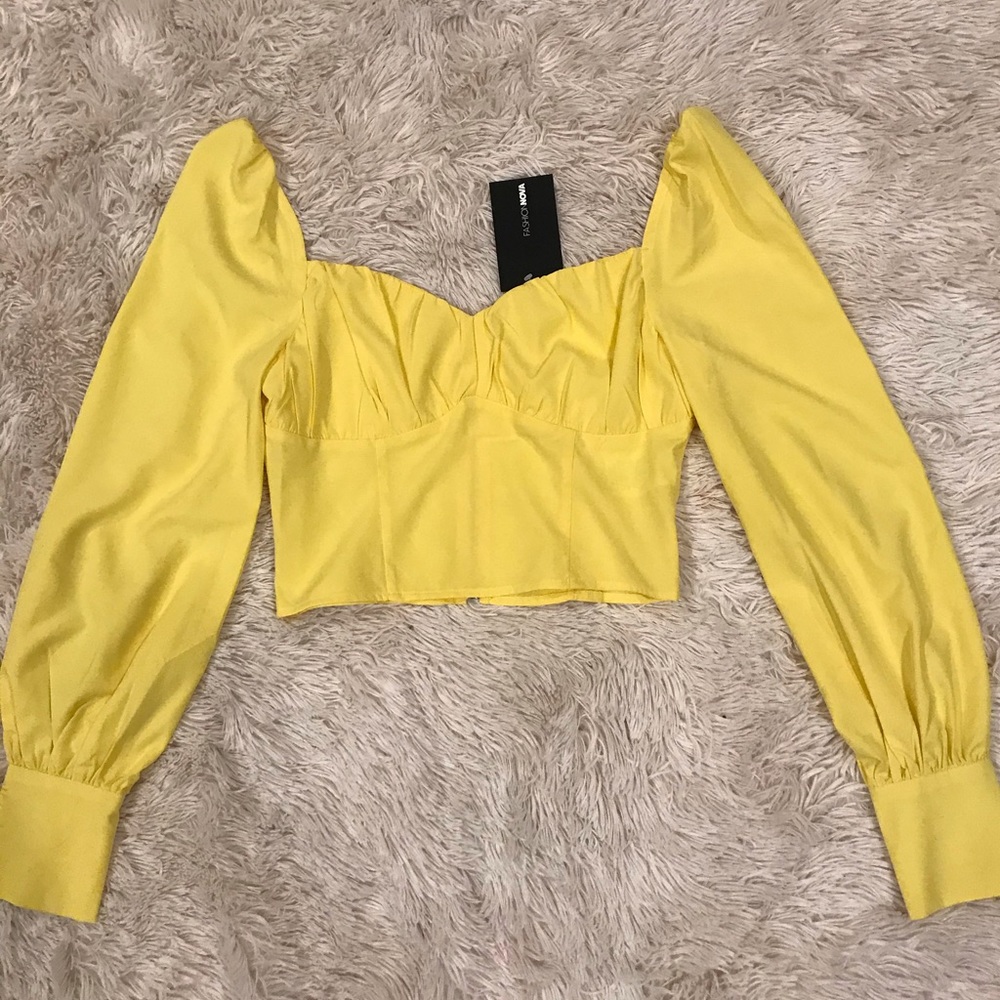 Yellow blouse. - Picture 2 of 6